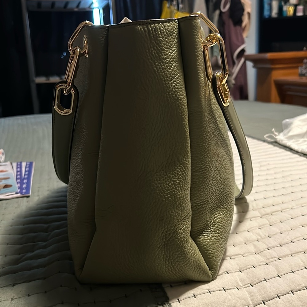 Michael Kors Trisha Large Pebbled Leather Shoulder Bag - Picture 5 of 12